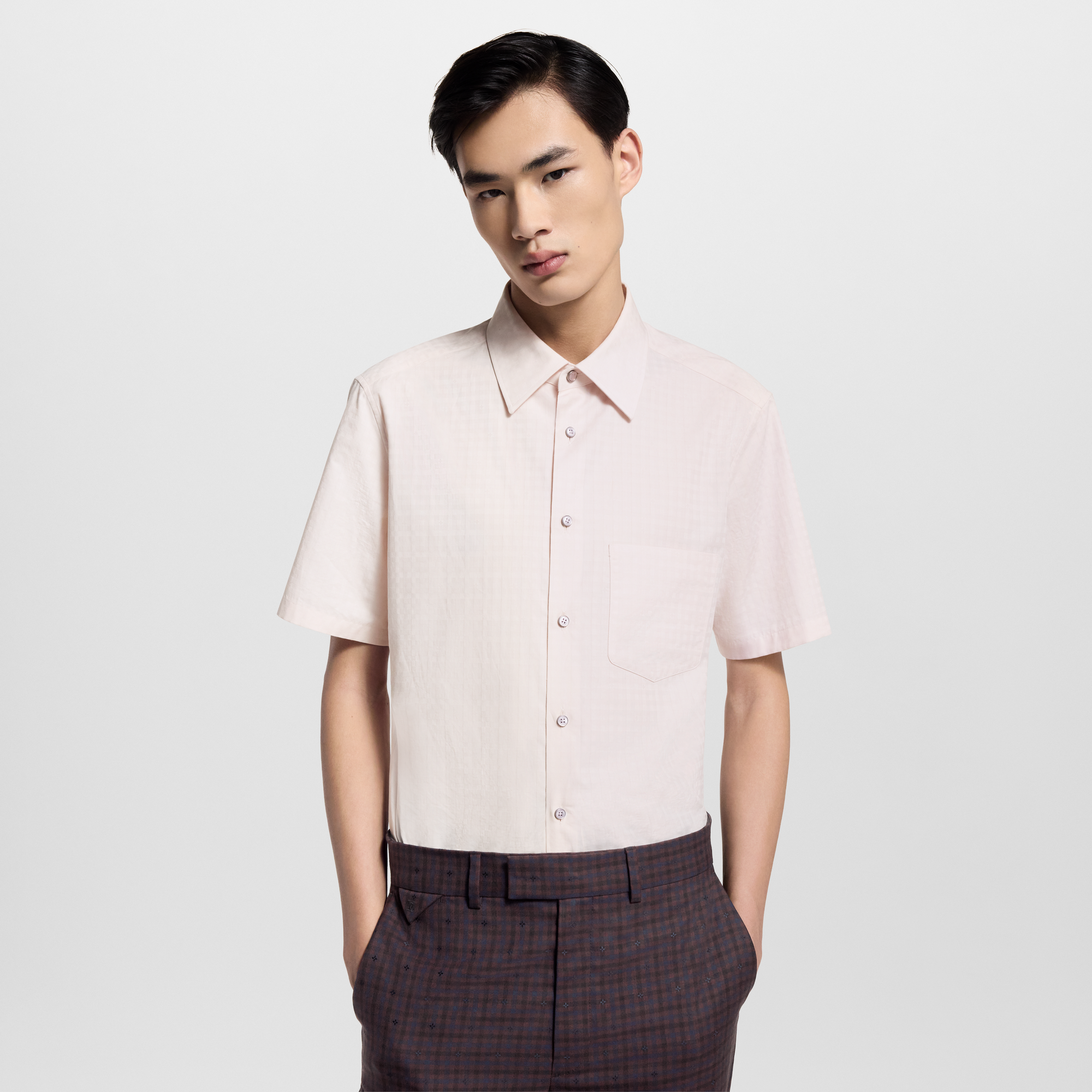 Short-Sleeved Classic Shirt  in Men's Ready-to-Wear Shirts collections by Louis Vuitton (Product zoom)